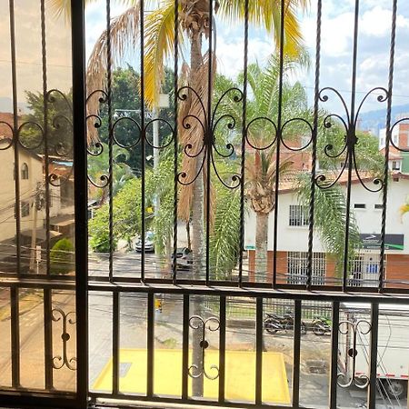 E2 Comodo Y Amplio Apartamento En Laureles Estadio 120 Mts2 Medellín Esterno foto