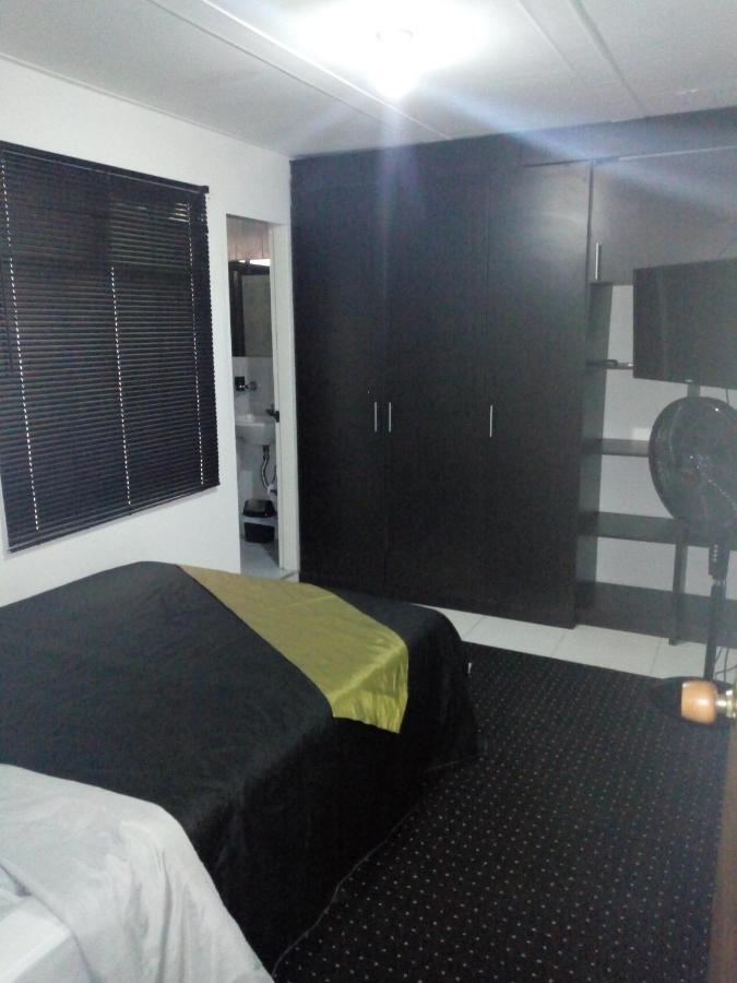 E2 Comodo Y Amplio Apartamento En Laureles Estadio 120 Mts2 Medellín Esterno foto
